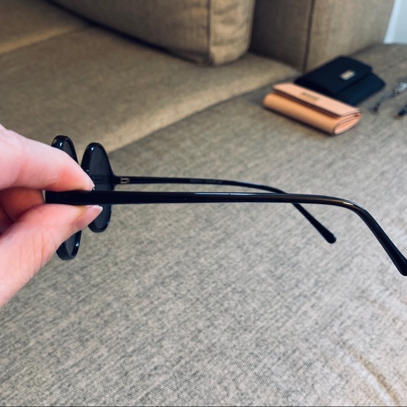 Two pairs of retro sunglasses - Picture 8 of 8